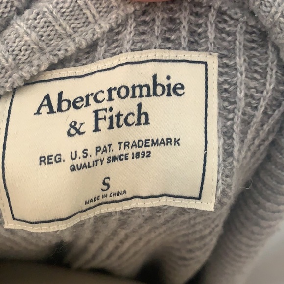 A&F Gray Cardigan Sweater - Picture 3 of 3